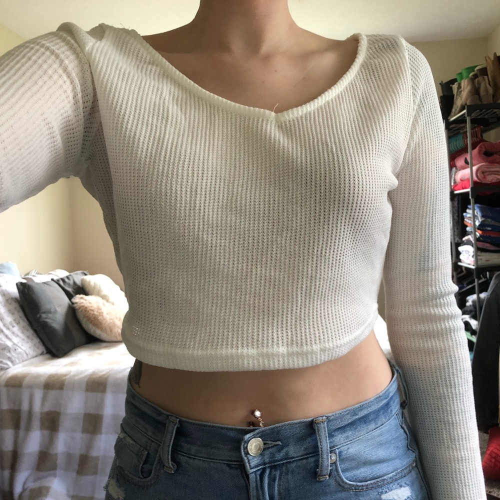 White long sleeve crop top